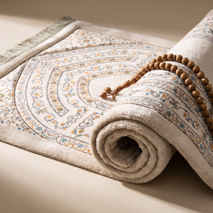 Soft plush texture of the Darlida prayer mat
